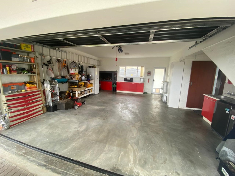 4 Bedroom Property for Sale in Jongensfontein Western Cape